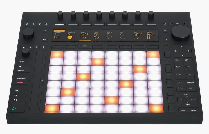 Ableton Push 3, ingångarna på framsidan