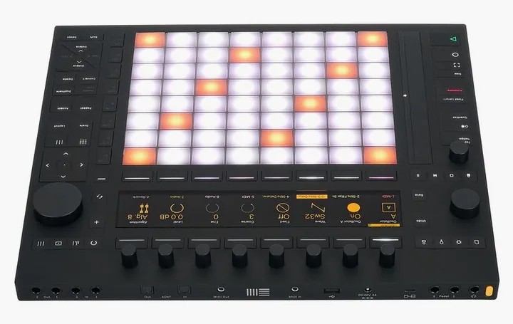 Ableton Push 3, anslutningarna på baksidan