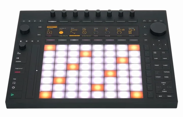 Ableton Push 3 - Ultimate Cover Bundle, frontpanelen med rattarna