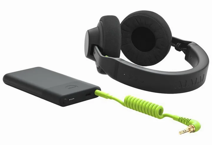 AIAIAI TMA-2 Studio Wireless+, kabelingången vid hörkåpan