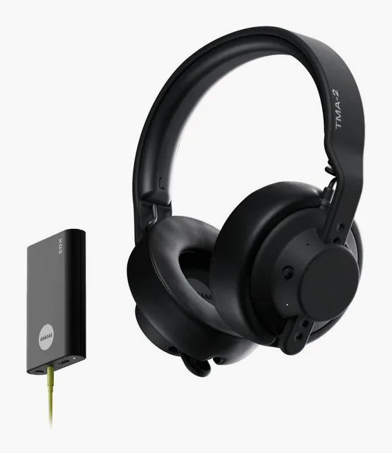AIAIAI TMA-2 Studio Wireless, kabelingången vid hörkåpan