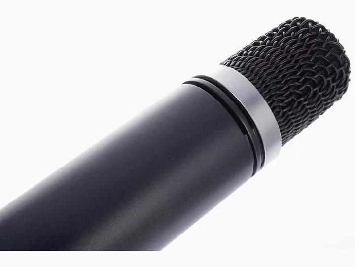 AKG C1000s MKIV, mikrofonkorgen på nära håll