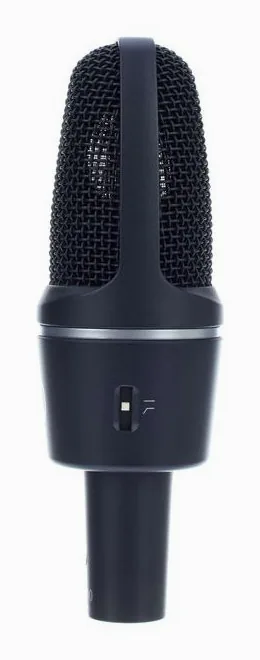 AKG C3000, mikrofonkorgen på nära håll