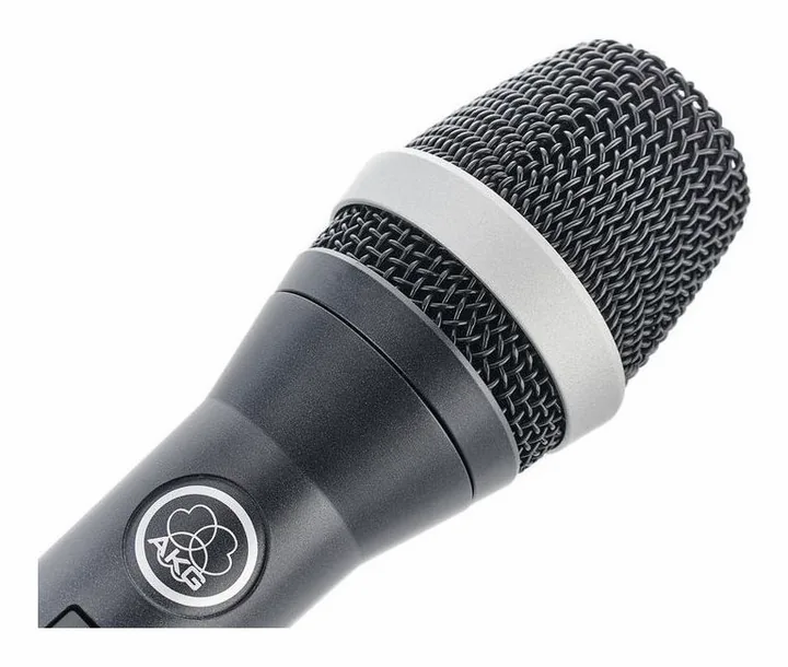 AKG D5 S, XLR-kontakten i botten