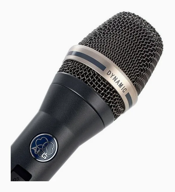 AKG D-7S, XLR-kontakten i botten