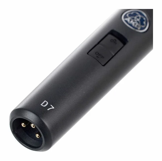 AKG D-7S, XLR-kontakten i botten
