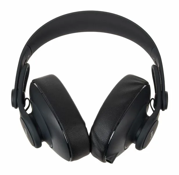 AKG K-361, kabelingången vid hörkåpan