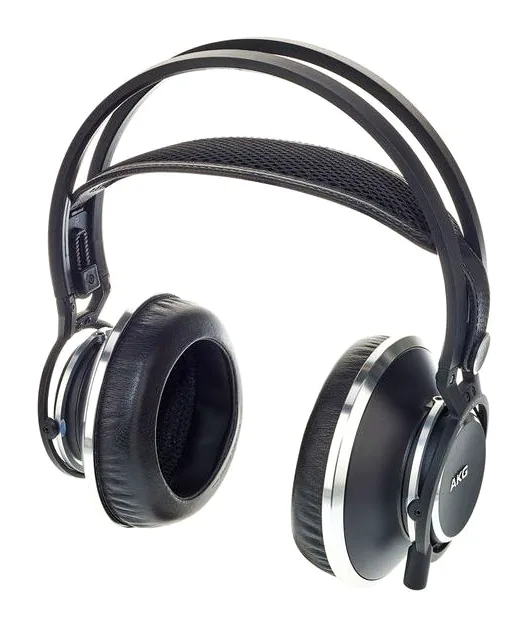 AKG K-872, öronkuddarna på nära håll