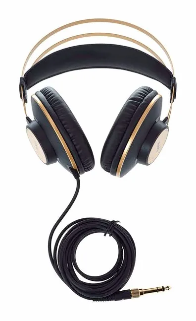 AKG K-92, den hopfällda modellen