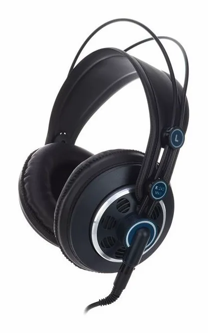 AKG K-240 MKII, hörkåpan på nära håll