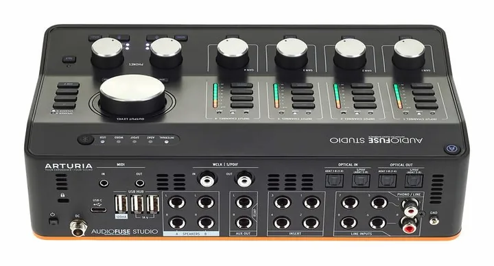 Arturia AudioFuse Studio, nivåmätarna och lysdioderna