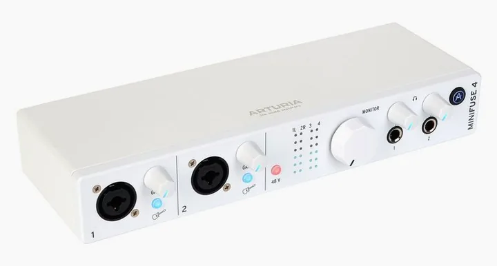 Arturia MiniFuse 4 White, ingångarna på framsidan