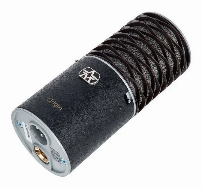 Aston Microphones Origin Black Bundle, mikrofonkorgen på nära håll