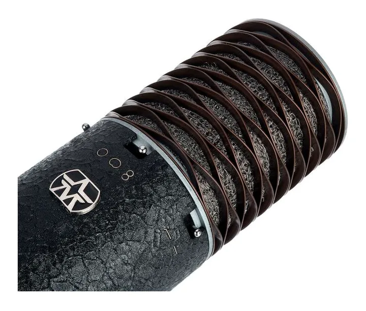 Aston Microphones Spirit Black Bundle, mikrofonkorgen på nära håll