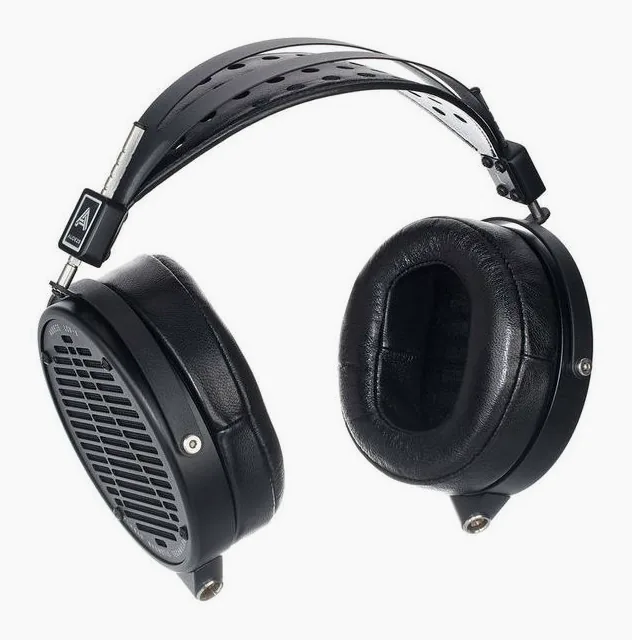 Audeze LCD-X, öronkuddarna på nära håll