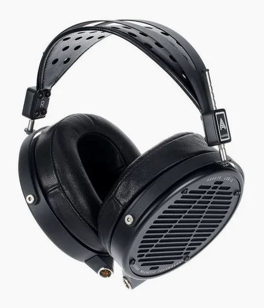 Audeze LCD-X Leather Free, öronkuddarna på nära håll