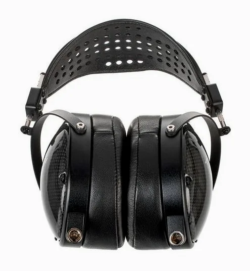 Audeze LCD-XC, kabelingången vid hörkåpan