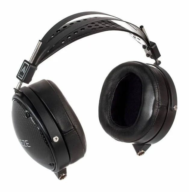 Audeze LCD-XC Leather Free, hörkåpan på nära håll