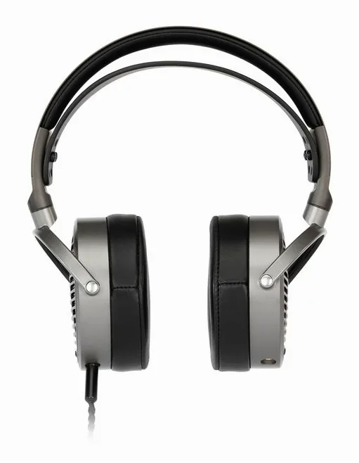 Audeze MM-100, hörkåpan på nära håll