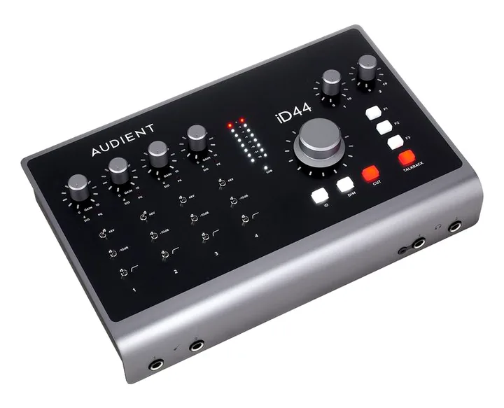 Audient iD44 MKII, höljet sett från sidan