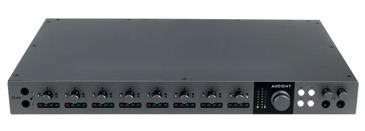 Audient iD48, anslutningarna på baksidan