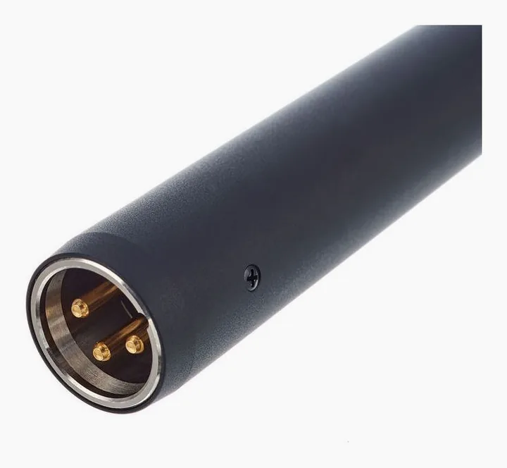 Audio-Technica AT 4021, XLR-kontakten i botten