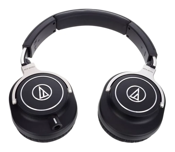 Audio-Technica ATH-M70X, hörkåpan på nära håll