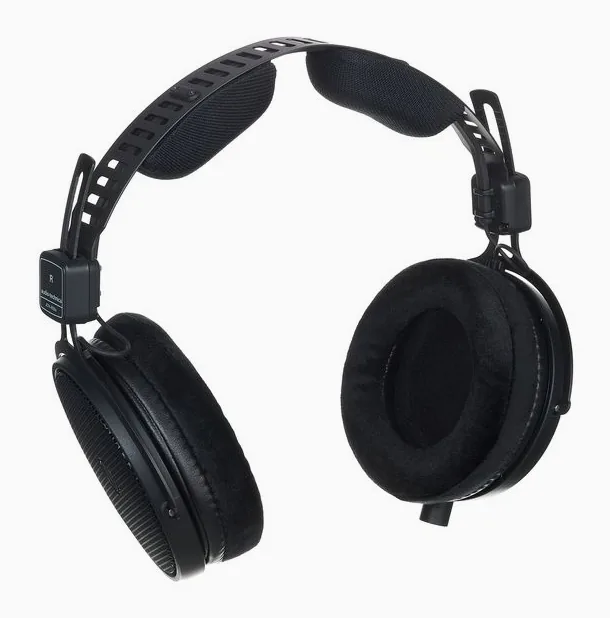 Audio-Technica ATH-R50x, hörkåpan på nära håll