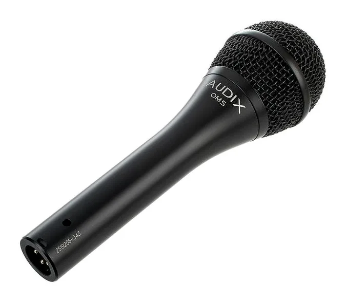 Audix OM5, XLR-kontakten i botten