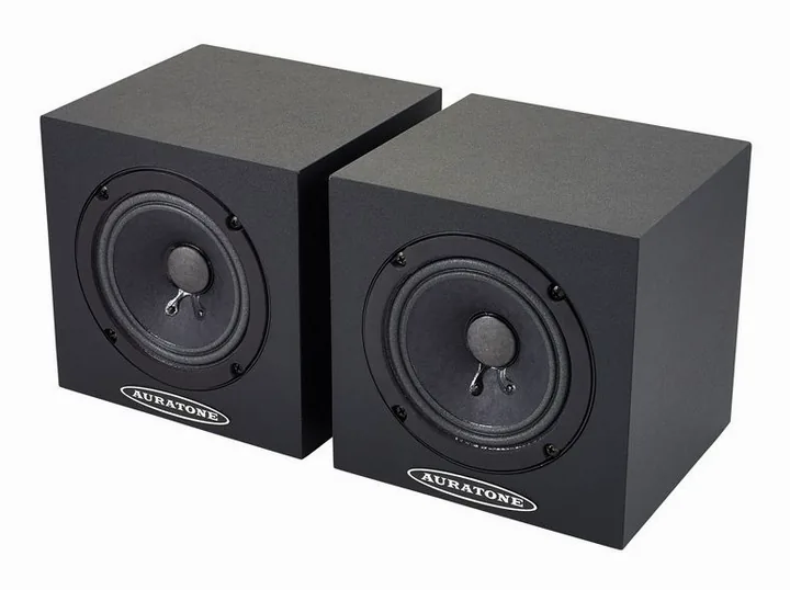 Auratone 5C Super Sound Amp Set Black, loggan och ytan