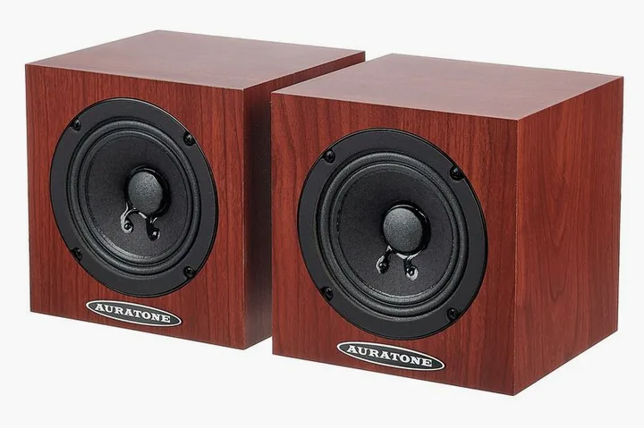 Auratone 5C Super Sound Cube Amp Set Cl, knapparna på bakpanelen