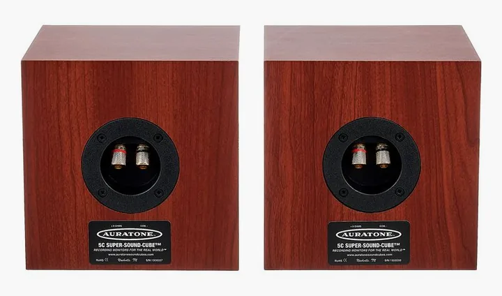 Auratone 5C Super Sound Cube Amp Set Cl, fronten med woofer och diskant