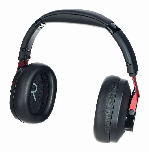 Austrian Audio Hi-X25BT, kabelingången vid hörkåpan