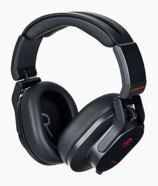Austrian Audio Hi-X60, kabelingången vid hörkåpan