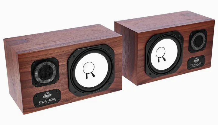 Avantone CLA-10A Limited Edition, kabinettet sett från sidan