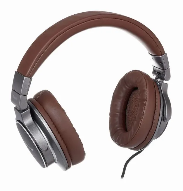 Behringer BH 470, hörkåpan på nära håll