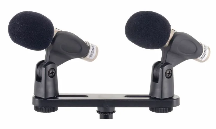 Behringer C-2 Stereoset, loggan och ytan