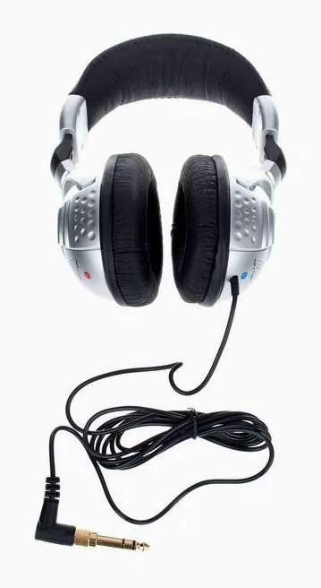 Behringer HPS3000, hörkåpan på nära håll