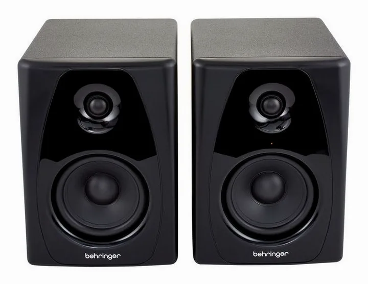 Behringer Studio 50USB, kabinettet sett från sidan