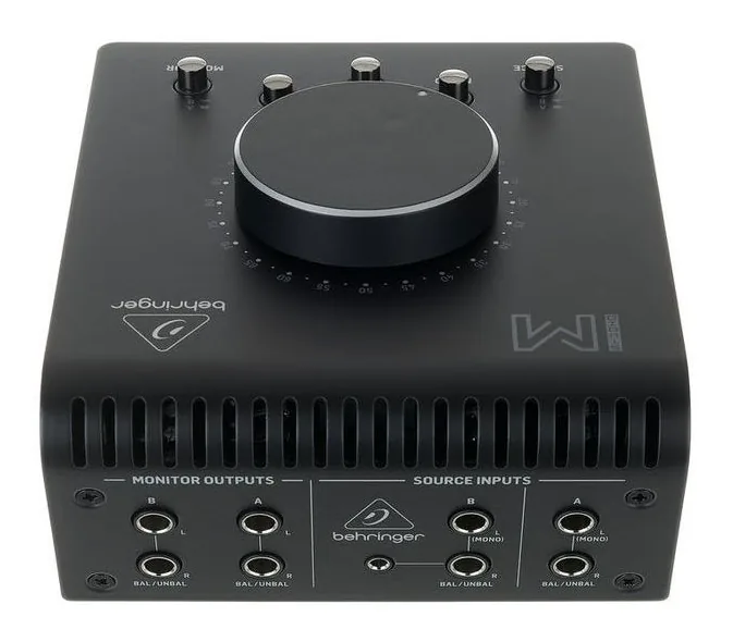 Behringer Studio M, kabinettet sett från sidan