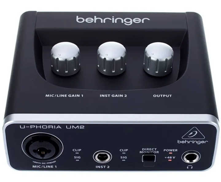 Behringer U-Phoria UM2, ingångarna på framsidan