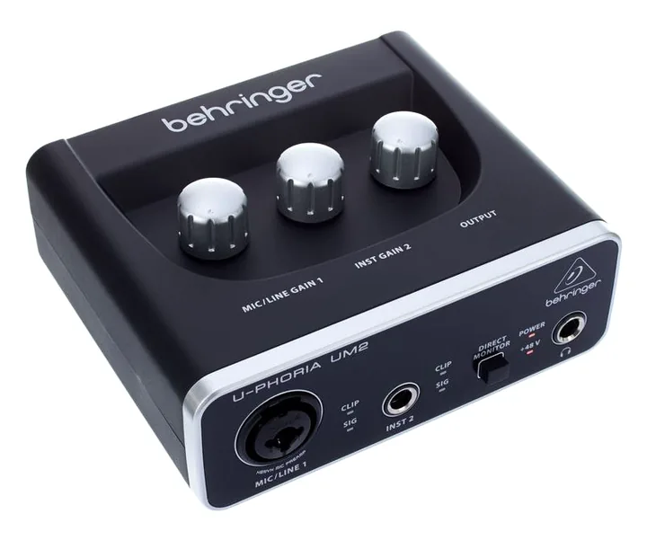 Behringer U-Phoria UM2, ingångarna på framsidan