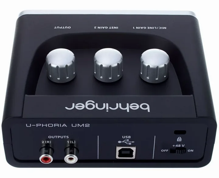 Behringer U-Phoria UM2, nivåmätarna och lysdioderna