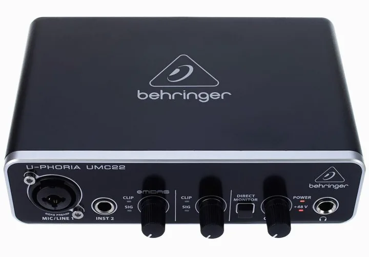 Behringer U-Phoria UMC22, ingångarna på framsidan
