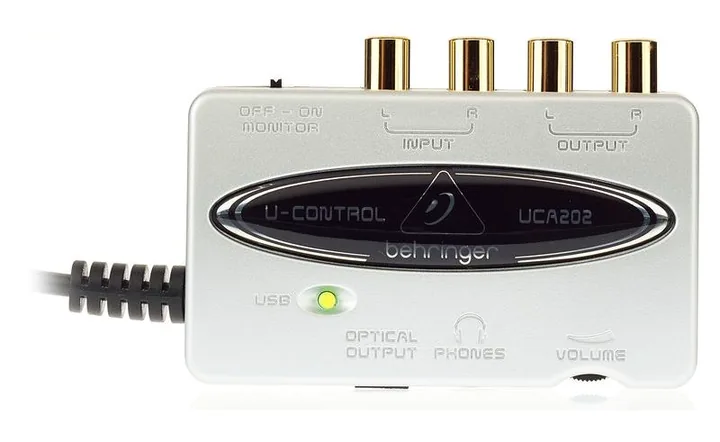Behringer U-Control UCA202, nivåmätarna och lysdioderna