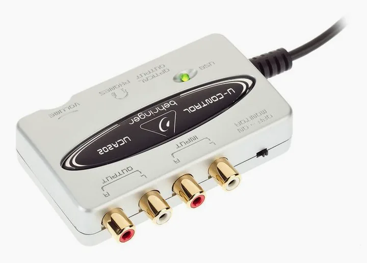 Behringer U-Control UCA202, höljet sett från sidan