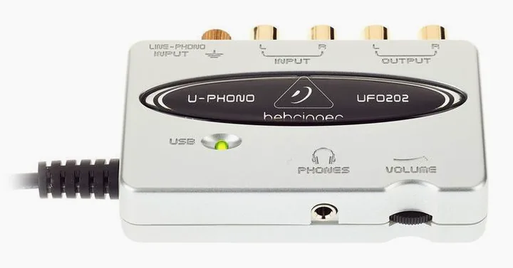 Behringer UFO202, ingångarna på framsidan