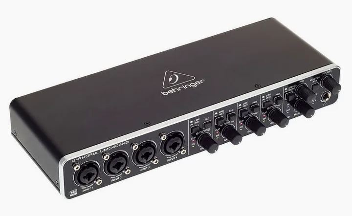 Behringer UMC404HD, frontpanelen med rattarna