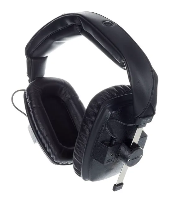 beyerdynamic DT-100/400-B, kabelingången vid hörkåpan