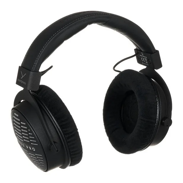 beyerdynamic DT 1990 Pro MKII, öronkuddarna på nära håll